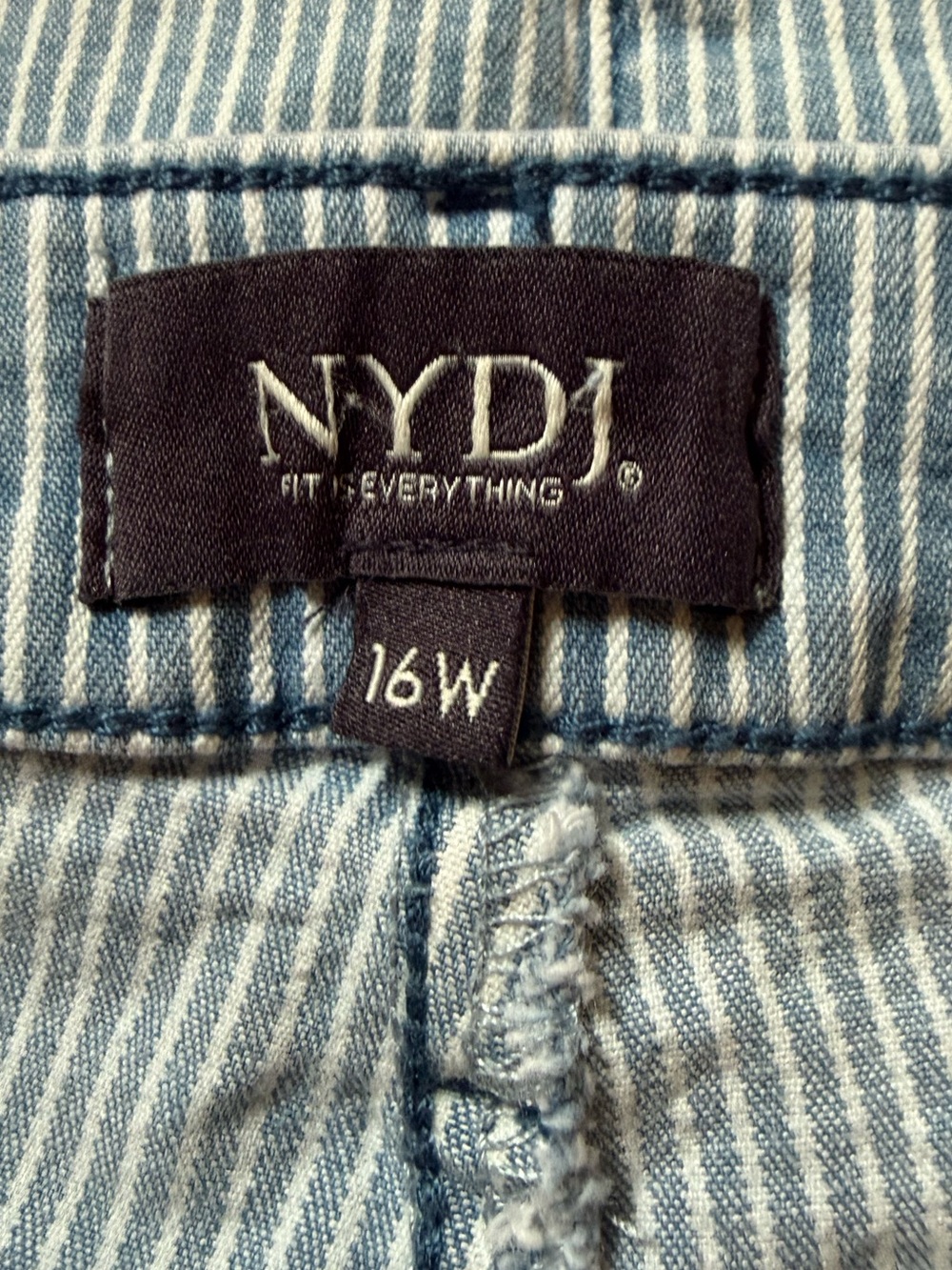 NYDJ Light Blue Pinstripe Denim Mini Skirt Women’s 16W Stretch Cotton Casual-GUC - Picture 4 of 10